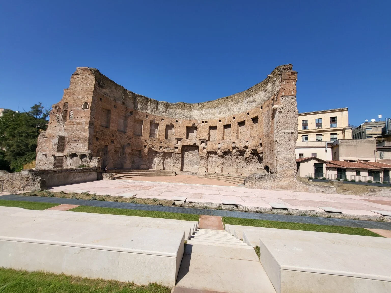 lanfiteatro-allesedra-delle-terme-di-traiano-photo-livia-montagnoli-4-1536×1152